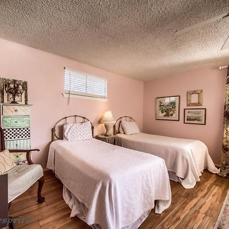 Apartamento Binky'S Nest Fredericksburg Exterior foto