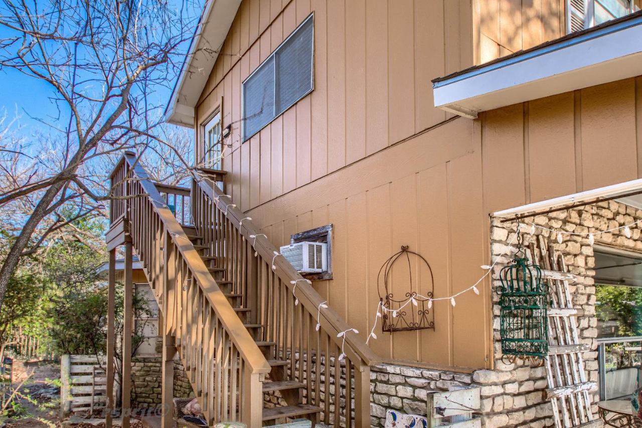 Apartamento Binky'S Nest Fredericksburg Exterior foto